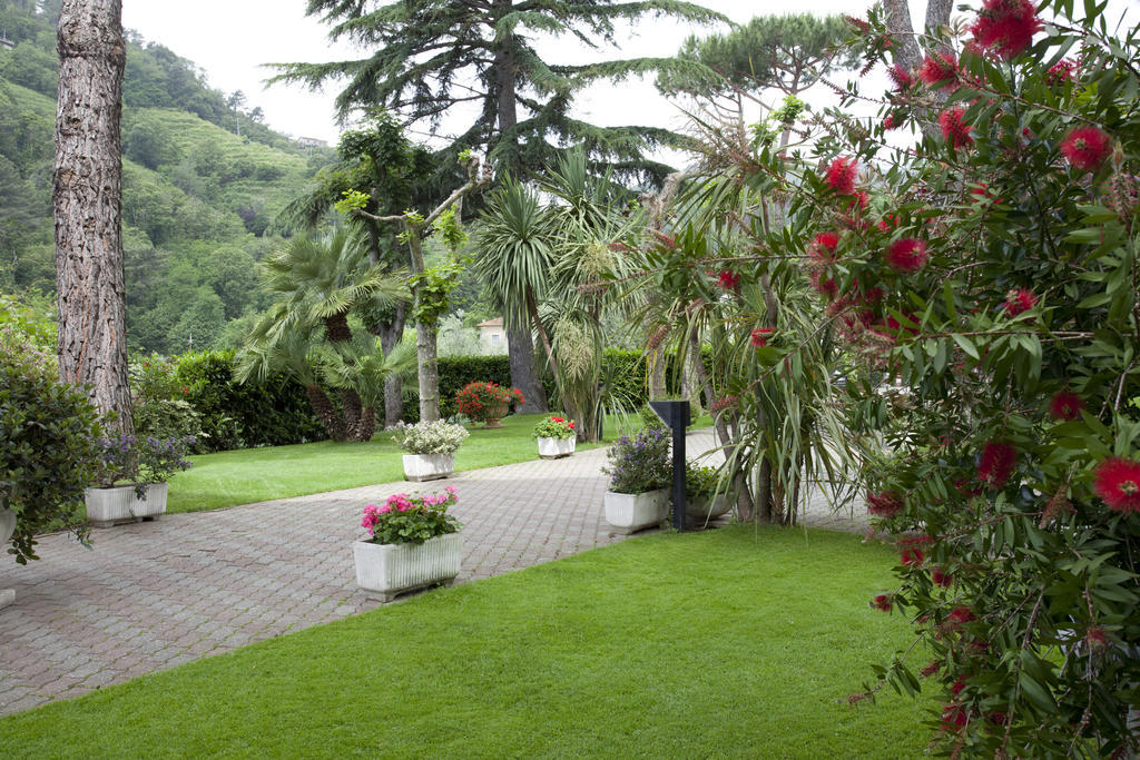 Grappolo D'Oro Hotel ปิเอตราซานตา ภายนอก รูปภาพ
