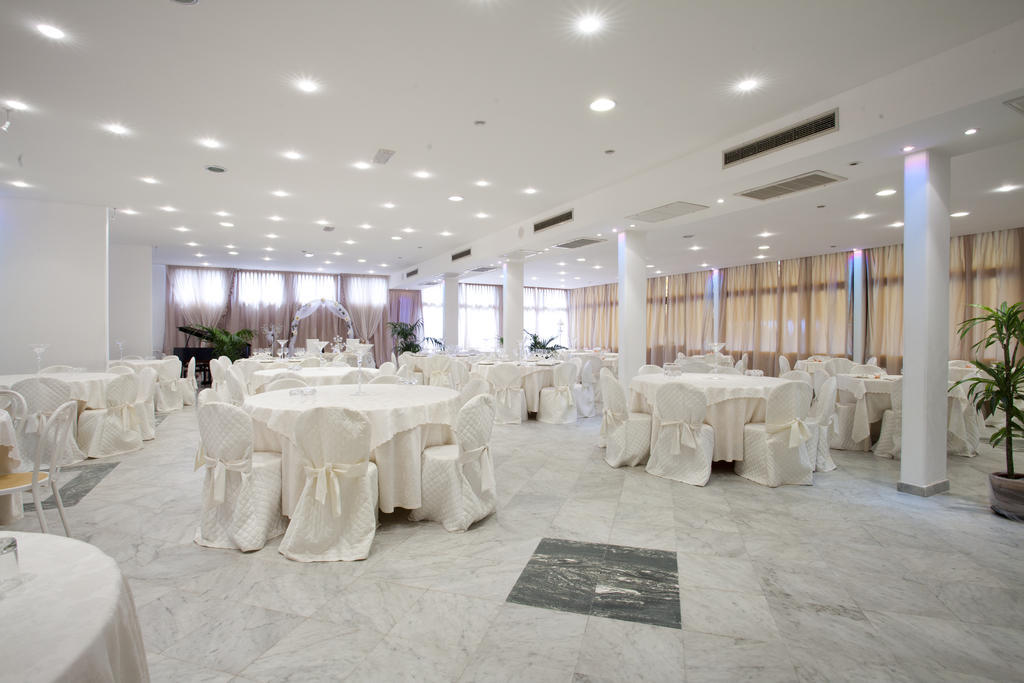 Grappolo D'Oro Hotel ปิเอตราซานตา ภายนอก รูปภาพ