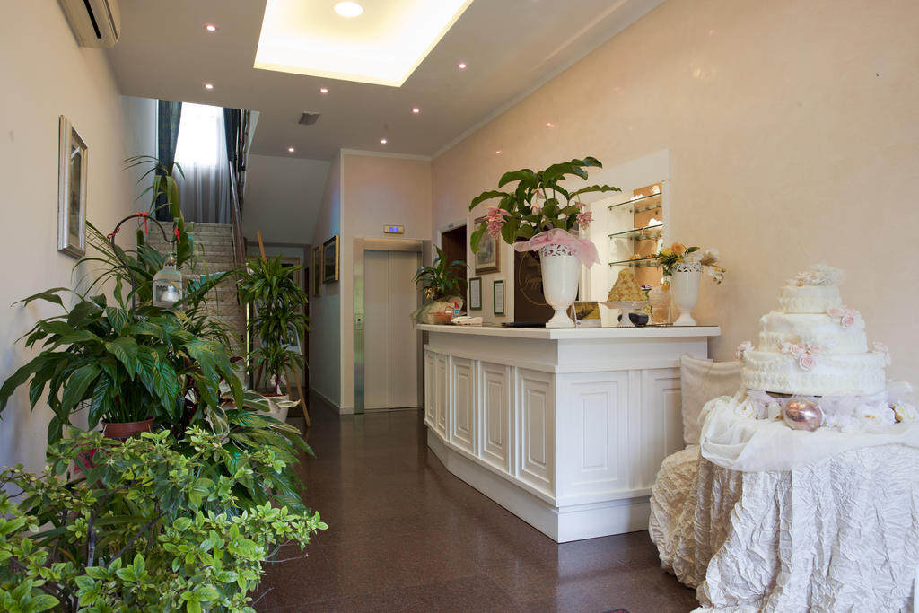 Grappolo D'Oro Hotel ปิเอตราซานตา ภายนอก รูปภาพ